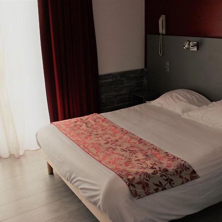 Logis Hotel Restaurant La Vieille Ferme, Macon Nord Sance Екстер'єр фото