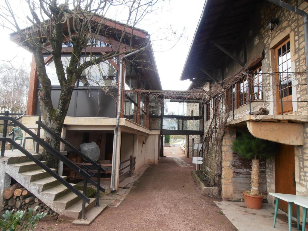 Logis Hotel Restaurant La Vieille Ferme, Macon Nord Sance Екстер'єр фото