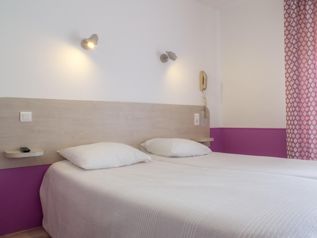 Logis Hotel Restaurant La Vieille Ferme, Macon Nord Sance Екстер'єр фото