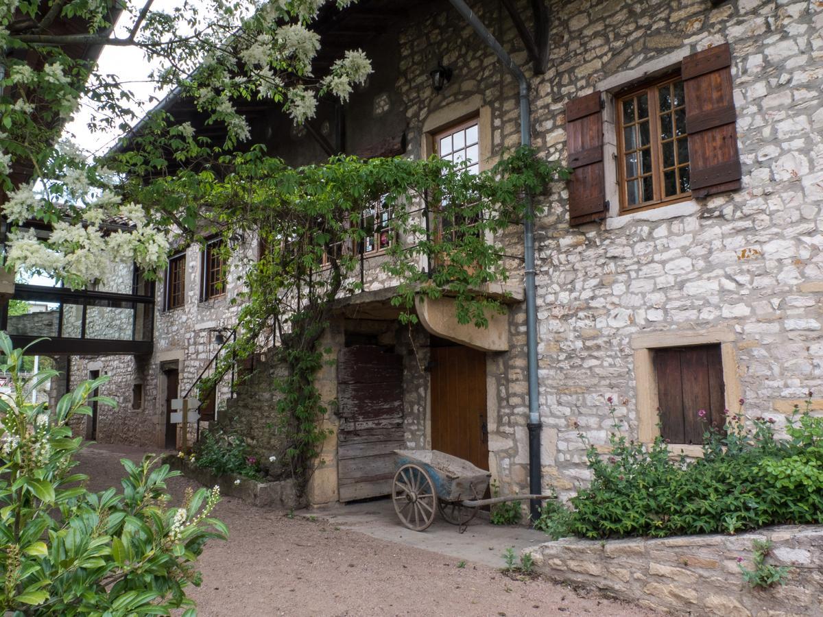 Logis Hotel Restaurant La Vieille Ferme, Macon Nord Sance Екстер'єр фото