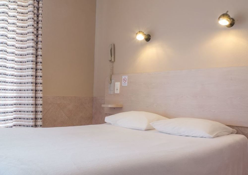 Logis Hotel Restaurant La Vieille Ferme, Macon Nord Sance Екстер'єр фото