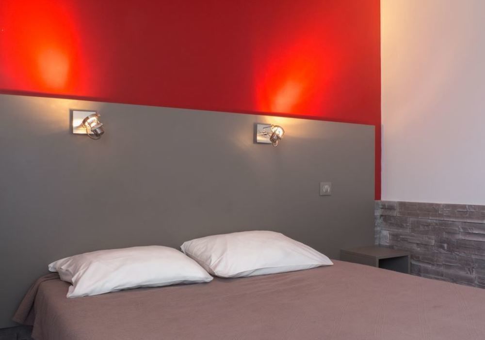 Logis Hotel Restaurant La Vieille Ferme, Macon Nord Sance Екстер'єр фото