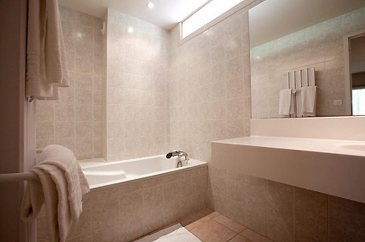 Logis Hotel Restaurant La Vieille Ferme, Macon Nord Sance Номер фото