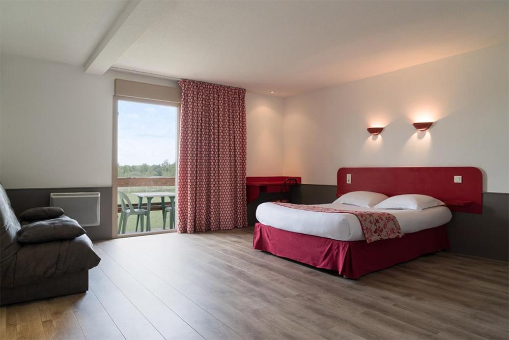 Logis Hotel Restaurant La Vieille Ferme, Macon Nord Sance Екстер'єр фото
